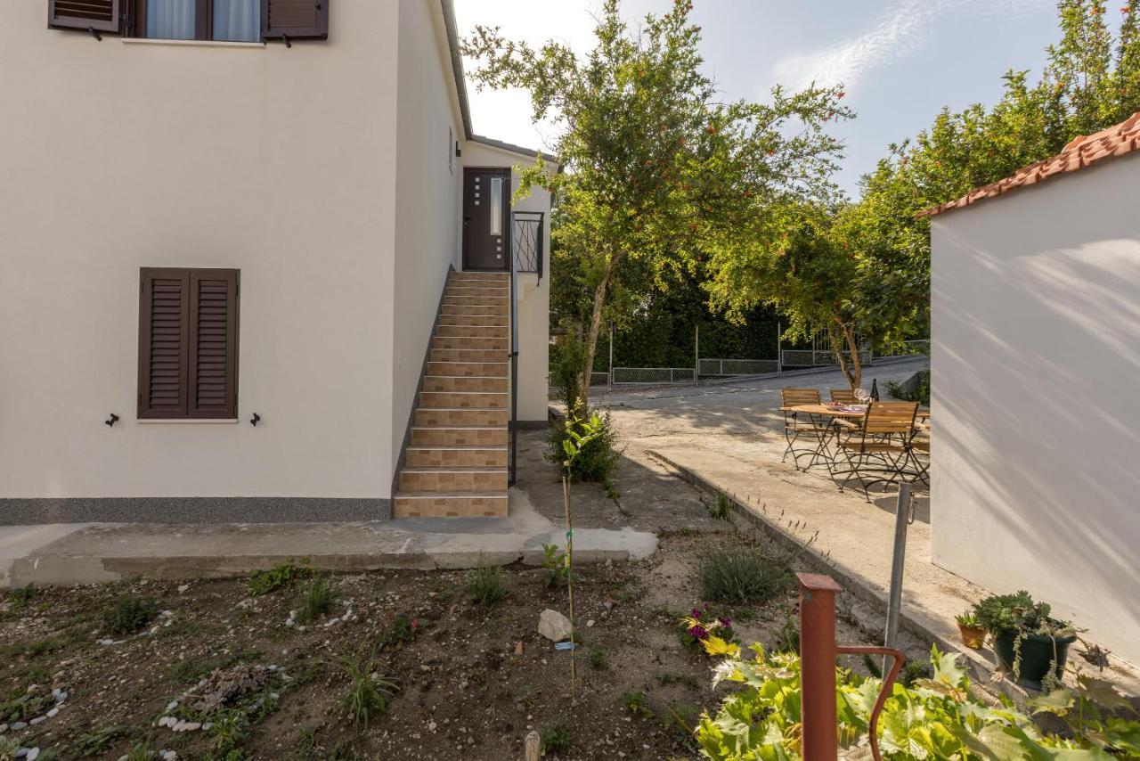Apartment Lamaro Kaštela Esterno foto