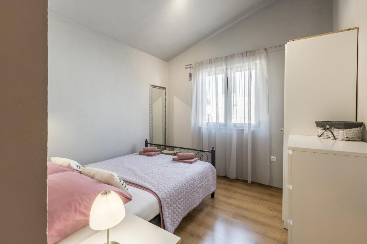 Apartment Lamaro Kaštela Esterno foto