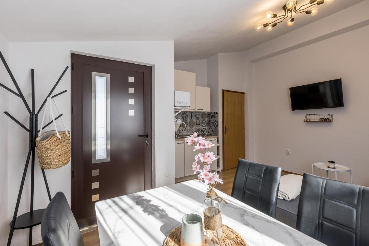 Apartment Lamaro Kaštela Esterno foto