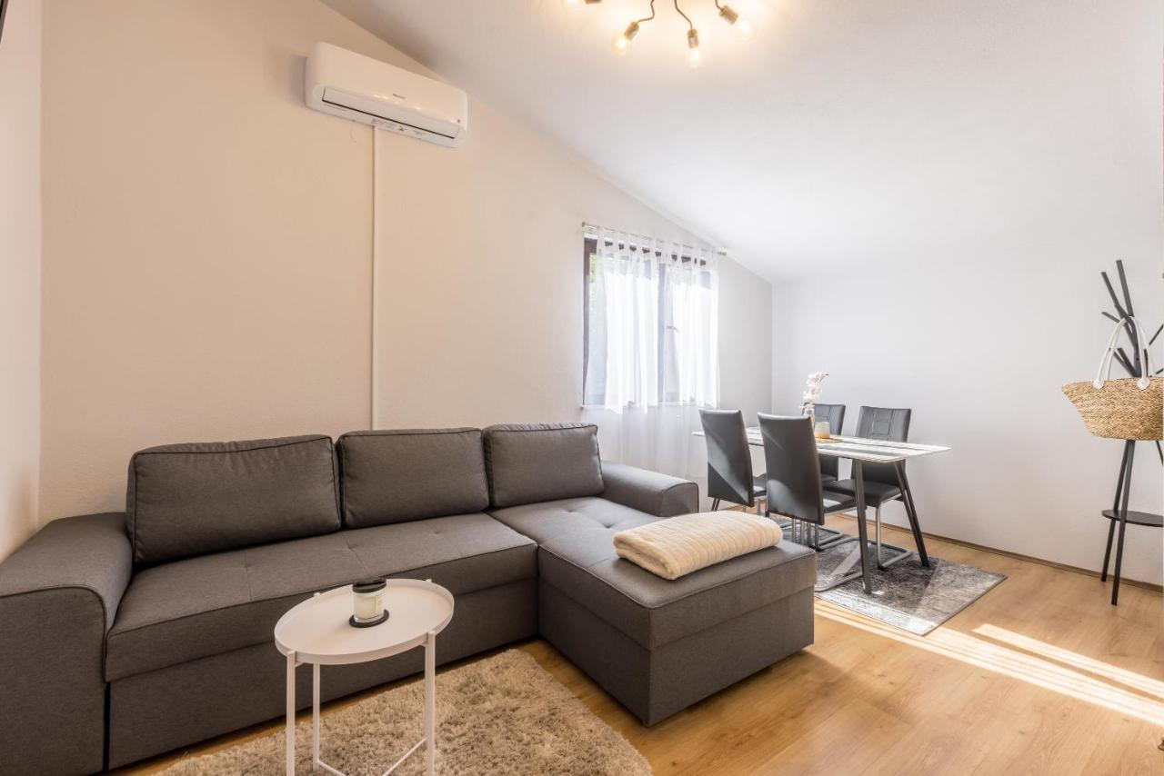 Apartment Lamaro Kaštela Esterno foto