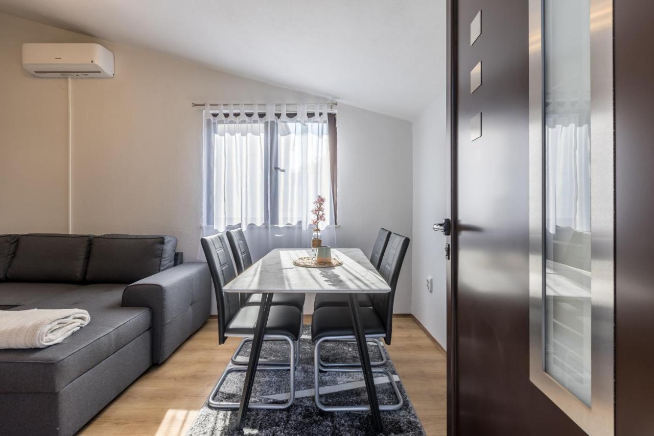 Apartment Lamaro Kaštela Esterno foto